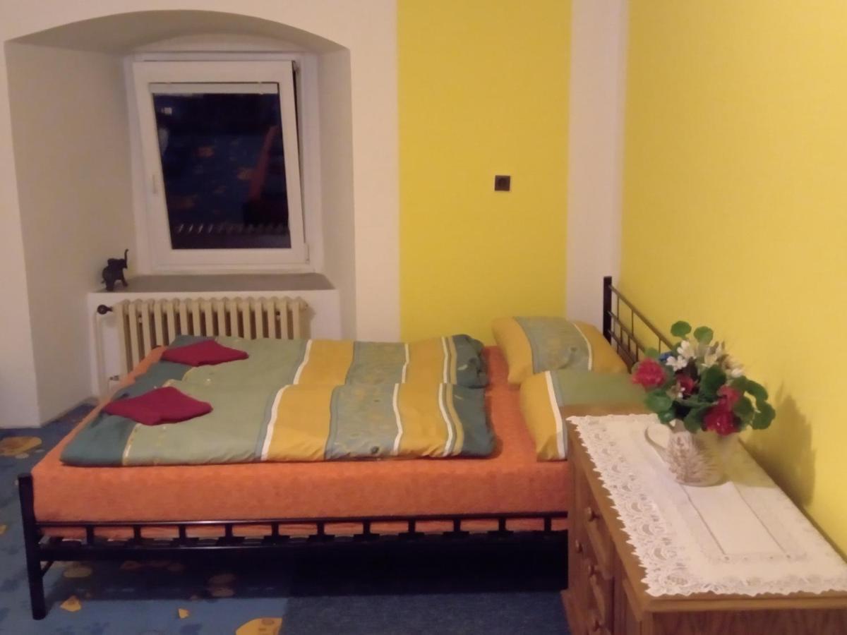 Apartman Police Nad Metuji Apartment ภายนอก รูปภาพ